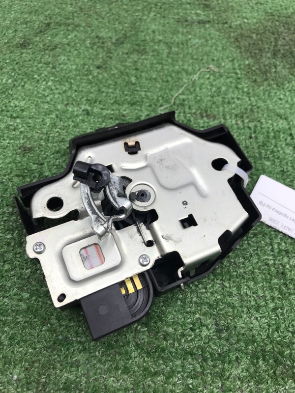 Замок крышки багажника Toyota Camry 2006 ACV40