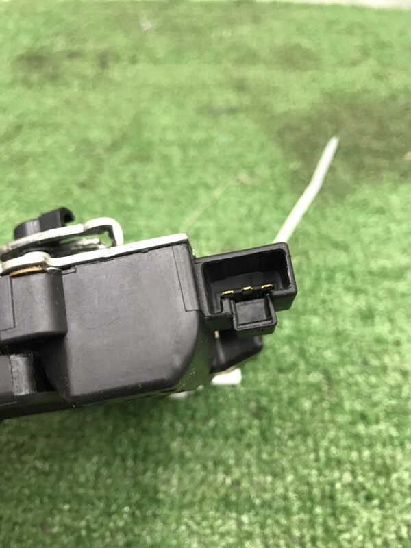 Замок крышки багажника Toyota Camry 2006 ACV40