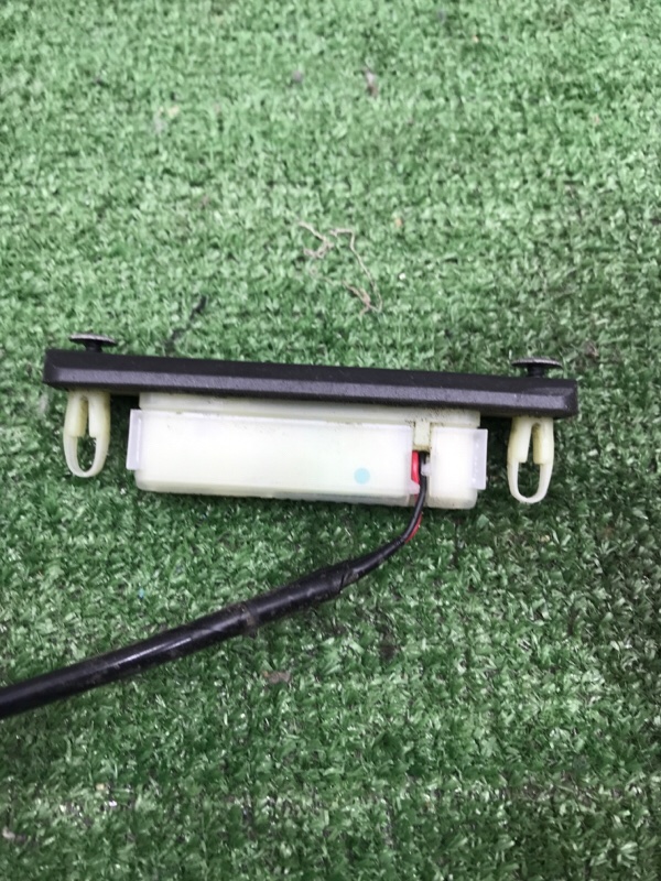 Кнопка открывания багажника Toyota Camry 2007 ACV40