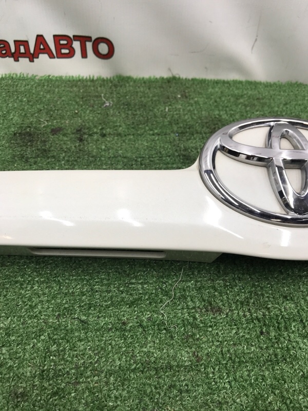 Накладка крышки багажника Toyota Camry 2007 ACV40