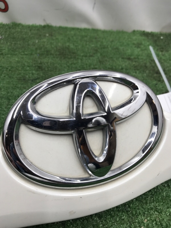 Накладка крышки багажника Toyota Camry 2007 ACV40