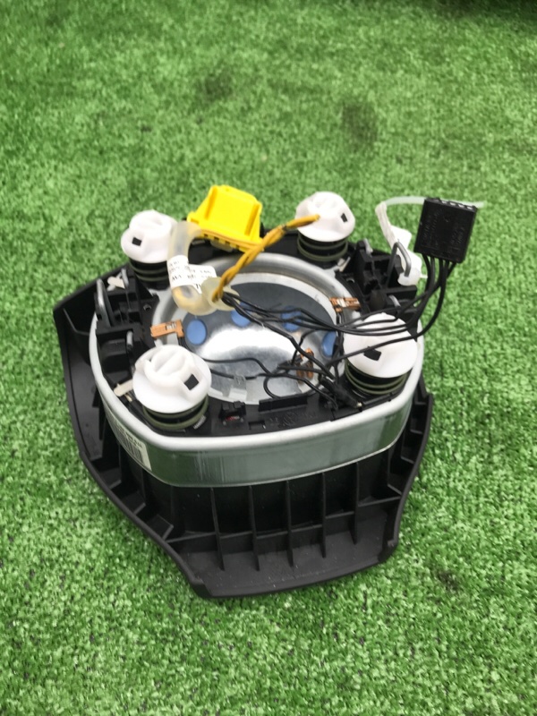 Подушка безопасности в руль VOLKSWAGEN Touran 2011 1T3