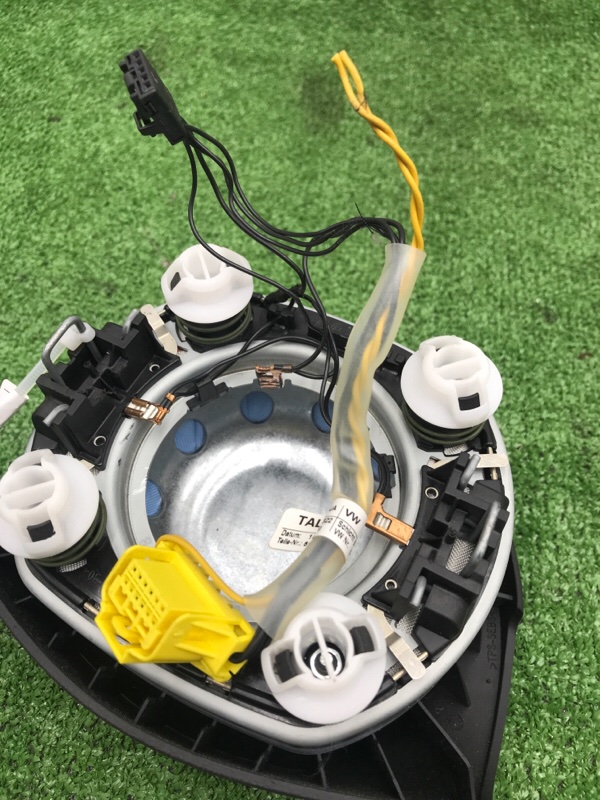 Подушка безопасности в руль VOLKSWAGEN Touran 2011 1T3