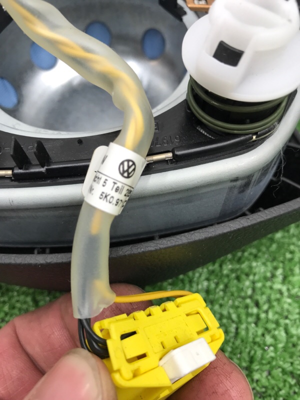 Подушка безопасности в руль VOLKSWAGEN Touran 2011 1T3