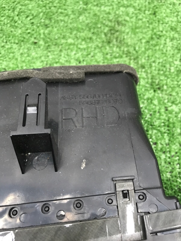 Накладка на торпедо Toyota Estima 2008 ACR50W