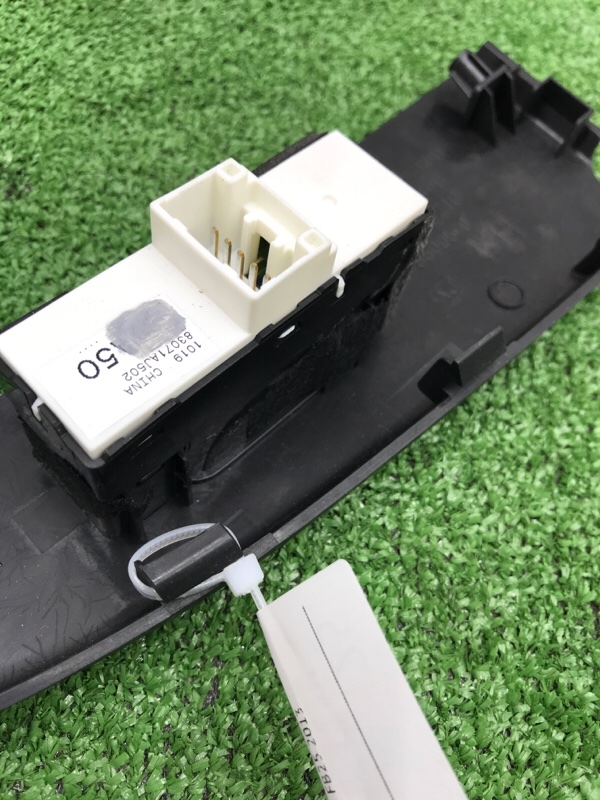 Кнопка стеклоподъемника Subaru Outback 2013 BRM