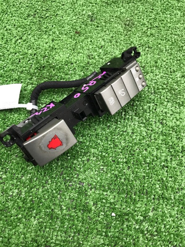 Кнопка аварийной сигнализации Toyota Estima 2008 ACR50W