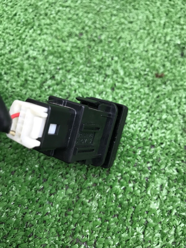 Кнопка открытия двери Toyota Estima 2008 ACR50W