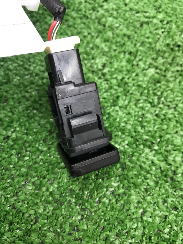 Кнопка открытия двери Toyota Estima 2008 ACR50W