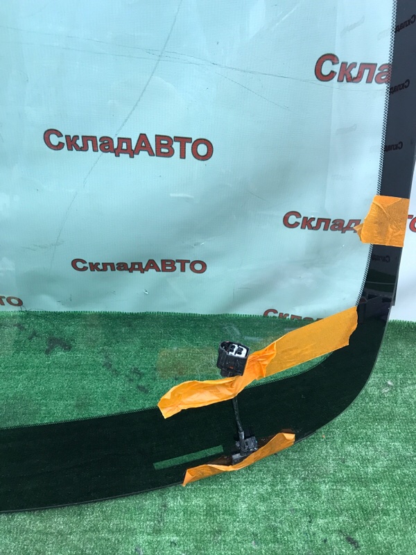 Стекло лобовое