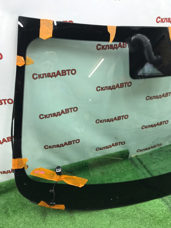 Стекло лобовое