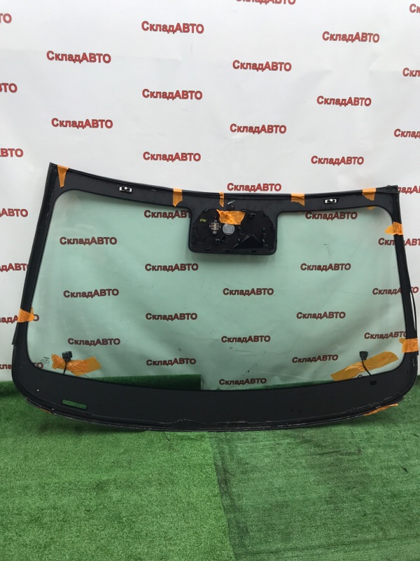 Стекло лобовое