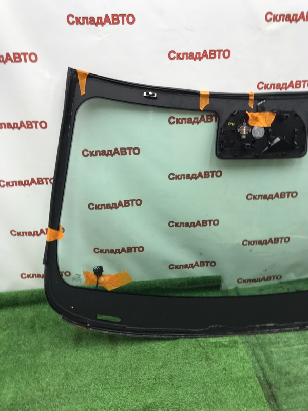 Стекло лобовое