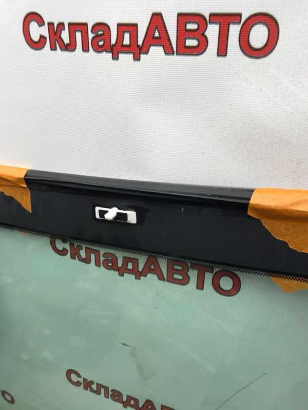 Стекло лобовое