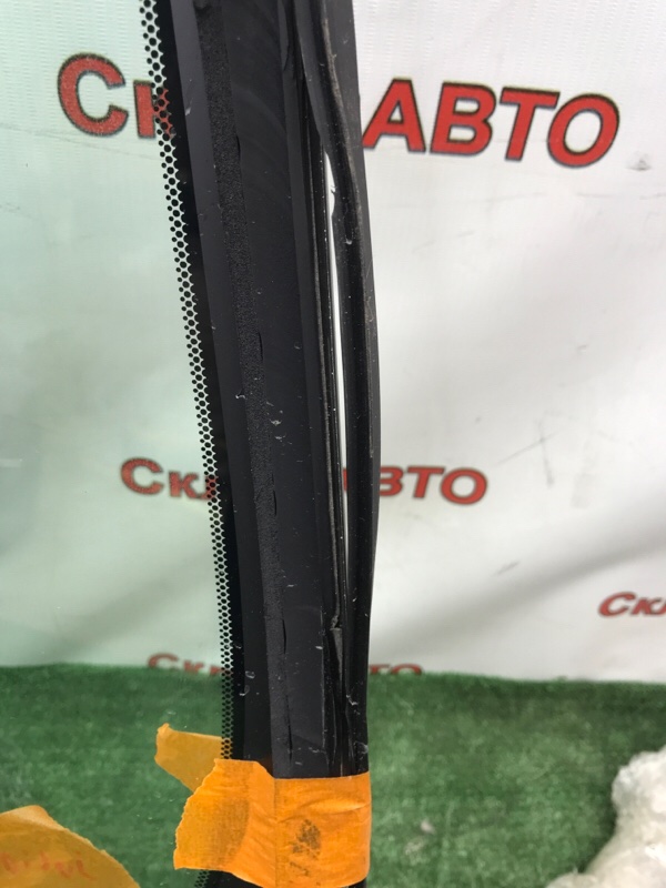 Стекло лобовое