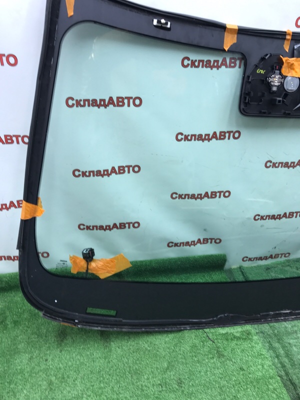 Стекло лобовое