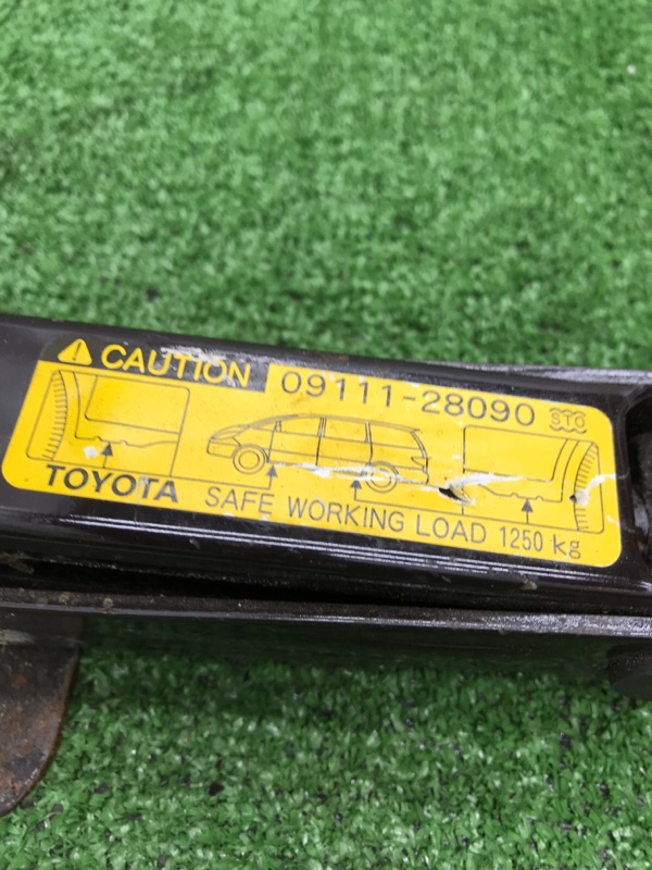 Домкрат Toyota Estima 2003 ACR40W