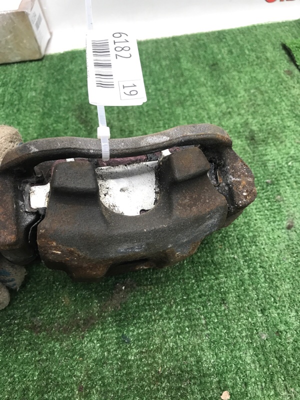 Суппорт тормозной Toyota Estima 2003 ACR40W