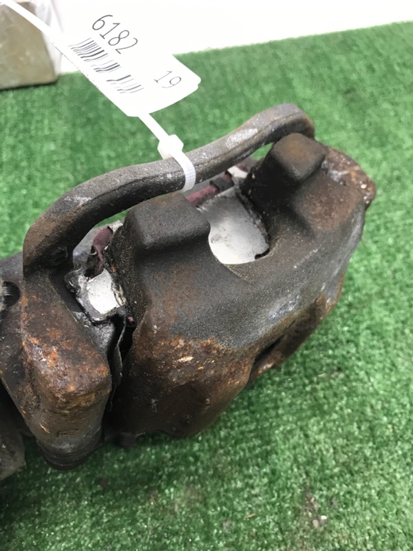 Суппорт тормозной Toyota Estima 2003 ACR40W