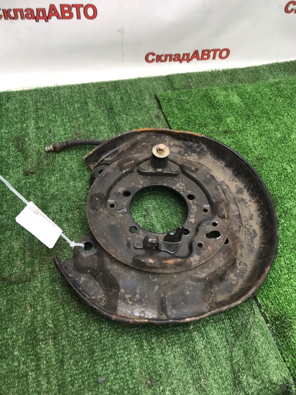 Щиток тормозного механизма Toyota Estima 2003 ACR40W