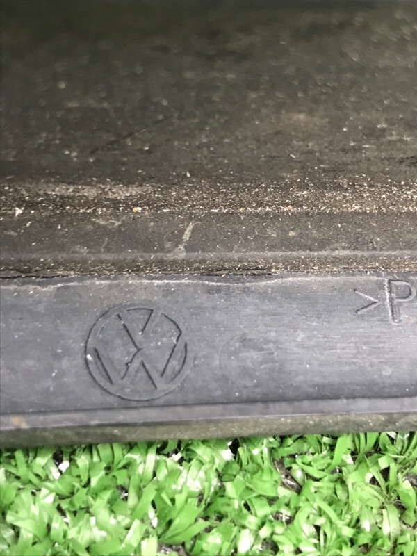 Брызговик VOLKSWAGEN Touran 2011 1T3