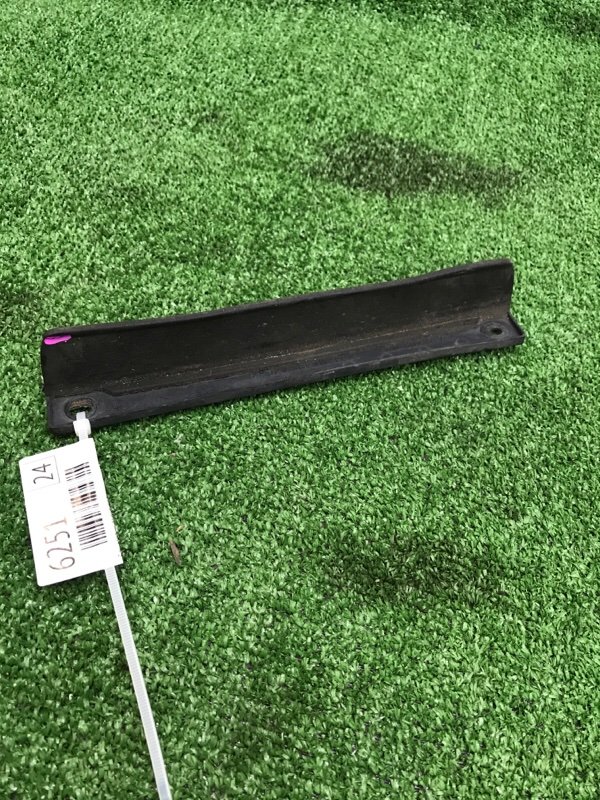 Брызговик VOLKSWAGEN Touran 2011 1T3