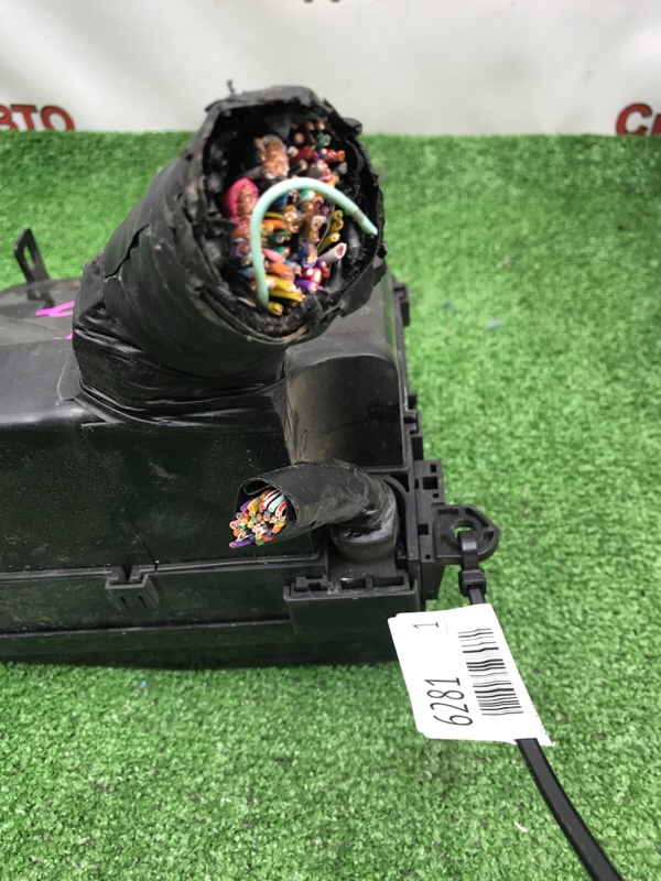 Блок предохранителей под капот MITSUBISHI OUTLANDER 2010 CW5W