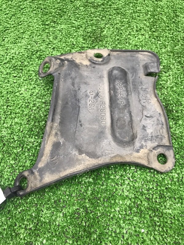 Заглушка подкрылка Toyota Estima 2008 ACR50W