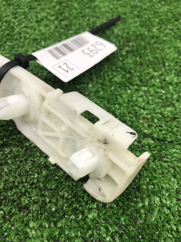 Кронштейн бампера Toyota Estima 2008 ACR50W