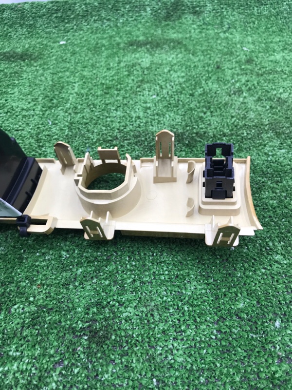 Накладка на торпедо Toyota Estima 2008 ACR50W