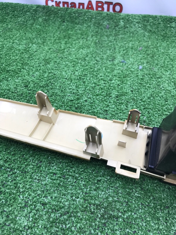 Накладка на торпедо Toyota Estima 2008 ACR50W