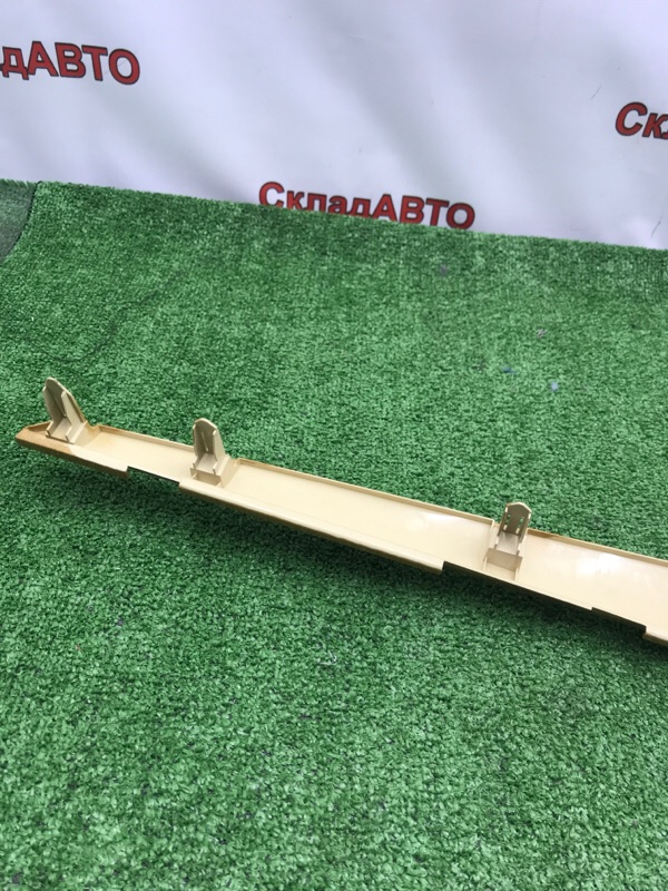 Накладка на торпедо Toyota Estima 2008 ACR50W