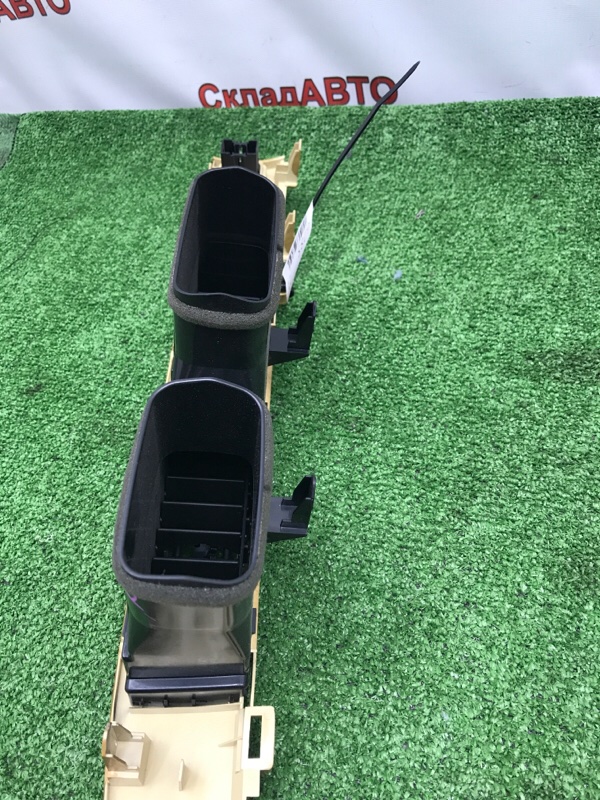 Накладка на торпедо Toyota Estima 2008 ACR50W