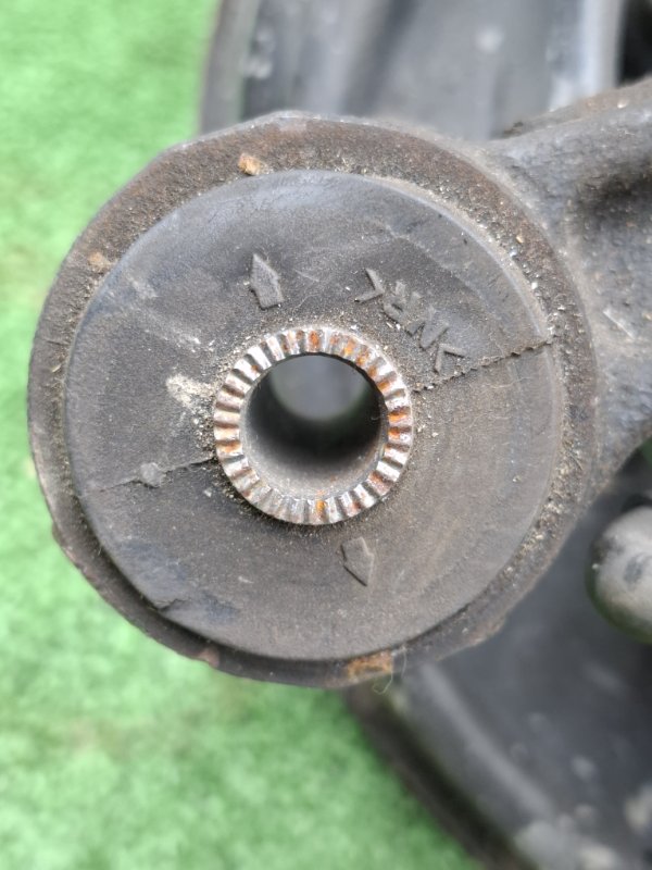 Кулак Toyota Camry 2006 ACV40