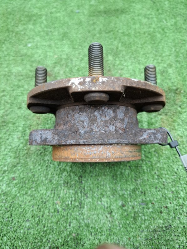 Ступица Toyota AVENSIS 2012 ZRT272