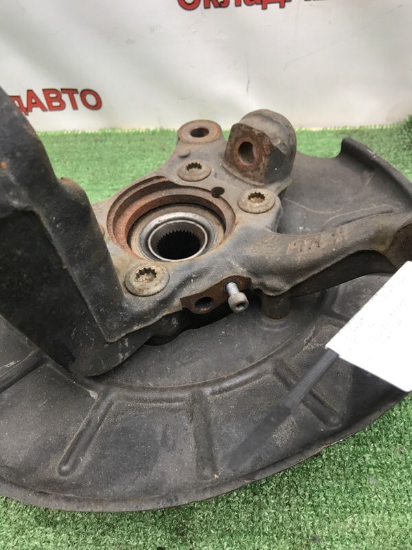 Кулак поворотный VOLKSWAGEN Touran 2011 1T3