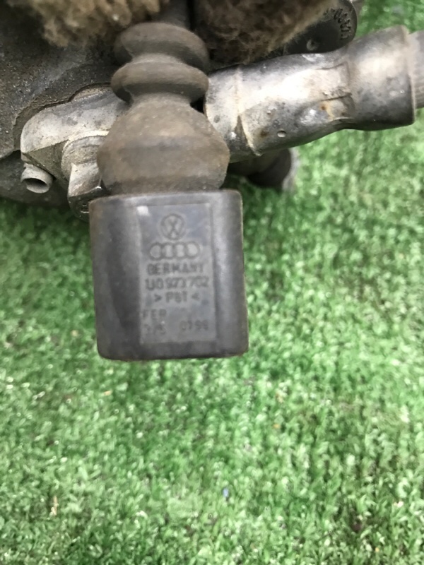 Суппорт тормозной VOLKSWAGEN Touran 2011 1T3