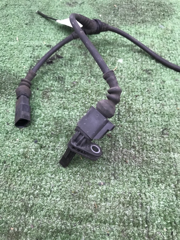 Датчик ABS VOLKSWAGEN Touran 2011 1T3