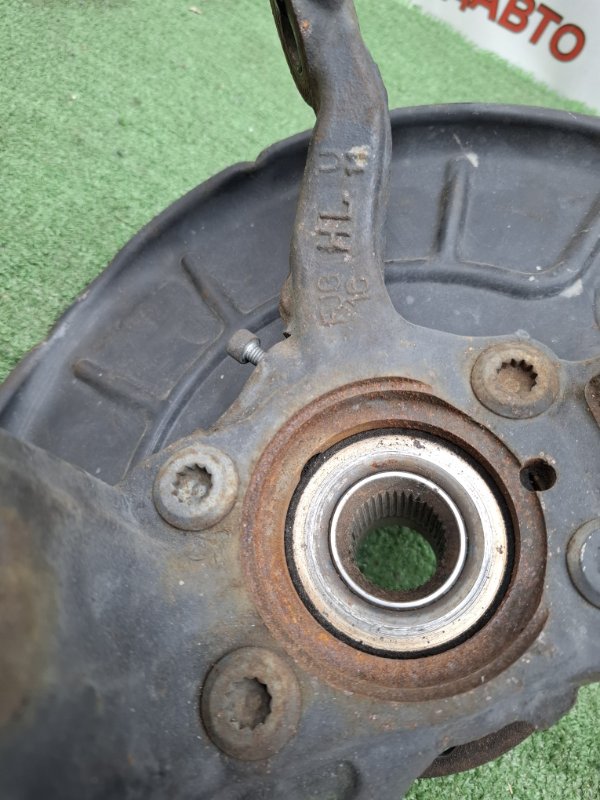 Кулак поворотный VOLKSWAGEN Touran 2011 1T3