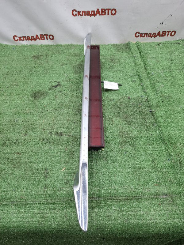 Накладка крышки багажника Toyota Estima 2003 ACR40W