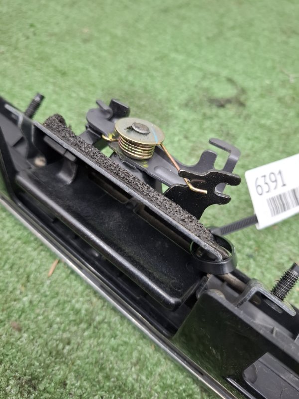 Накладка крышки багажника Toyota Estima 2003 ACR40W