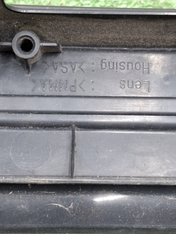 Накладка крышки багажника Toyota Estima 2003 ACR40W