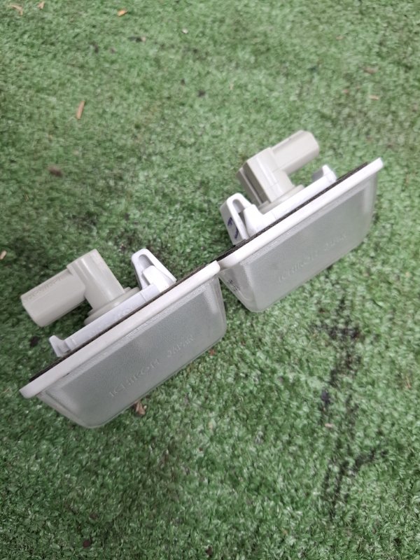 Плафон подсветки номера Toyota Estima 2003 ACR40W