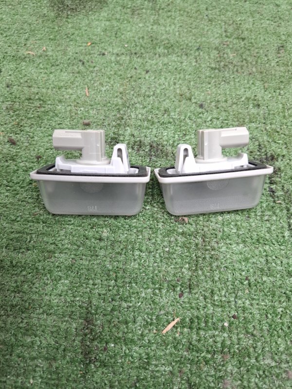 Плафон подсветки номера Toyota Estima 2003 ACR40W