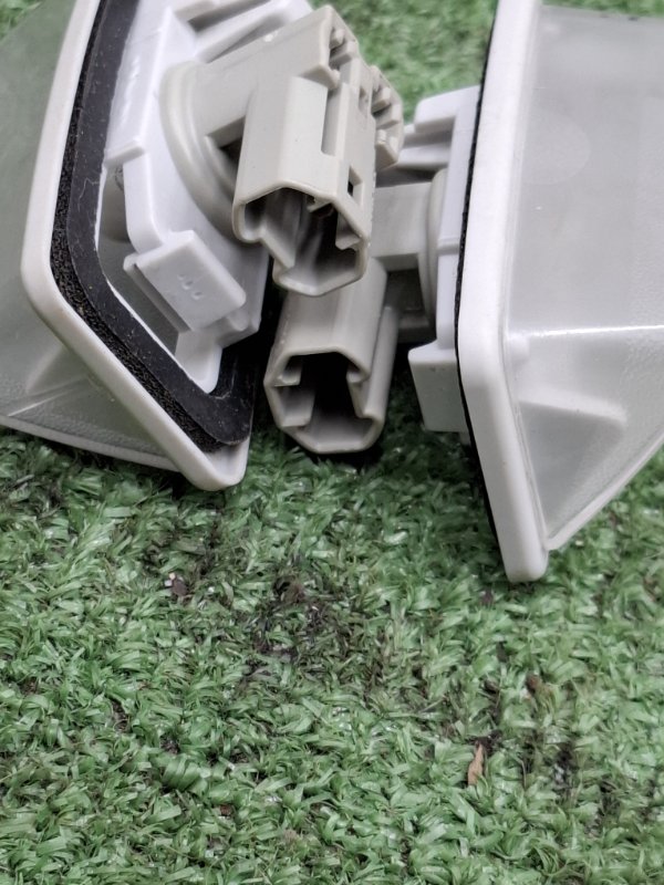 Плафон подсветки номера Toyota Estima 2003 ACR40W