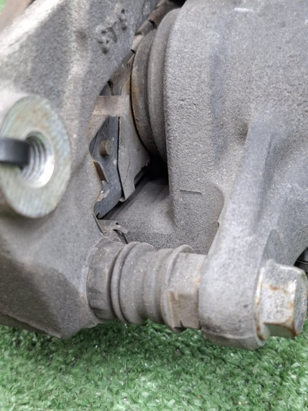 Суппорт тормозной Subaru Outback 2013 BRM