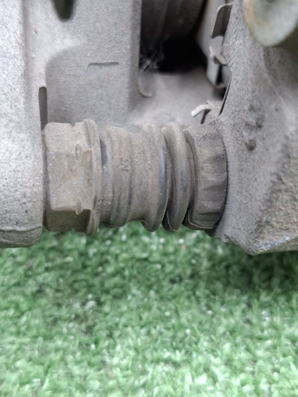 Суппорт тормозной Subaru Outback 2013 BRM