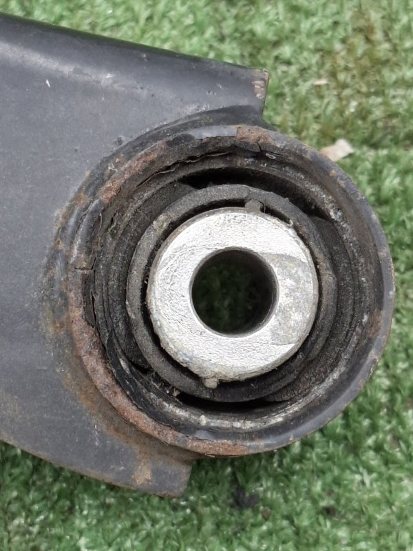 Рычаг подвески нижний VOLKSWAGEN Touran 2011 1T3