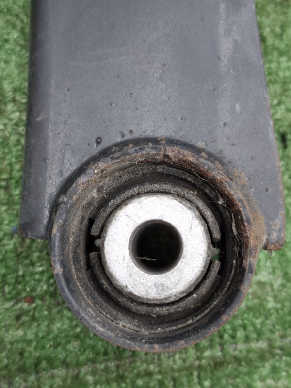 Рычаг подвески нижний VOLKSWAGEN Touran 2011 1T3