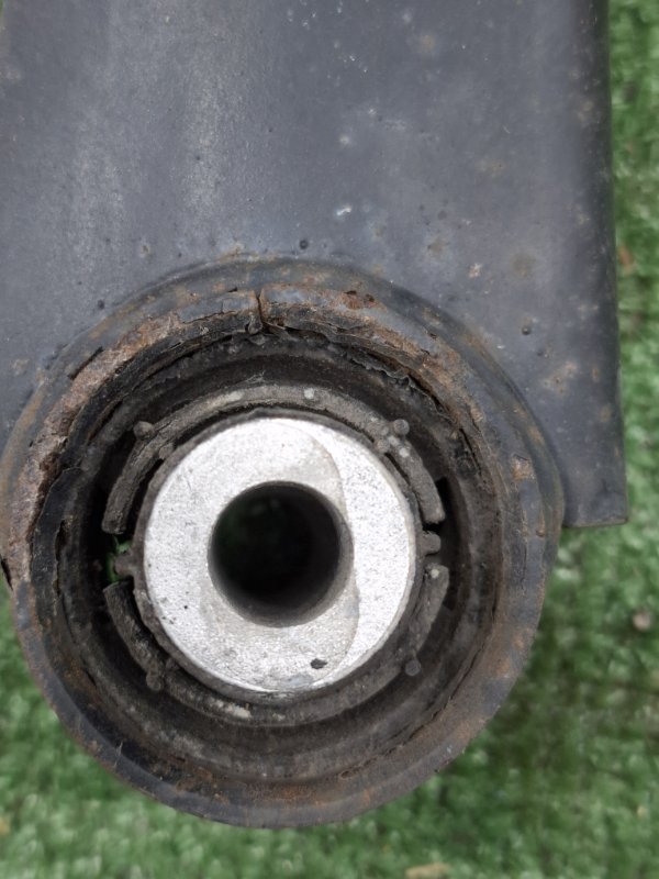 Рычаг подвески нижний VOLKSWAGEN Touran 2011 1T3